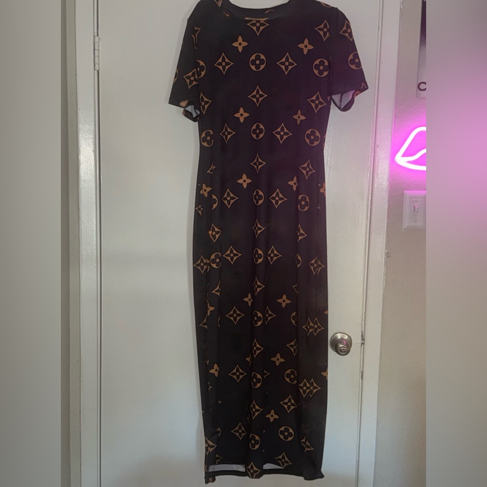 Chic Chocolate Brown and Gold Patterned Maxi Dress